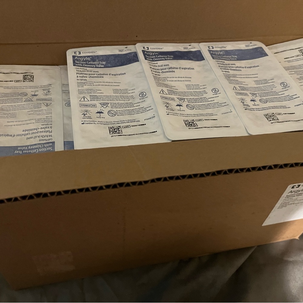 Covidien suction catheter 14 fr box 50